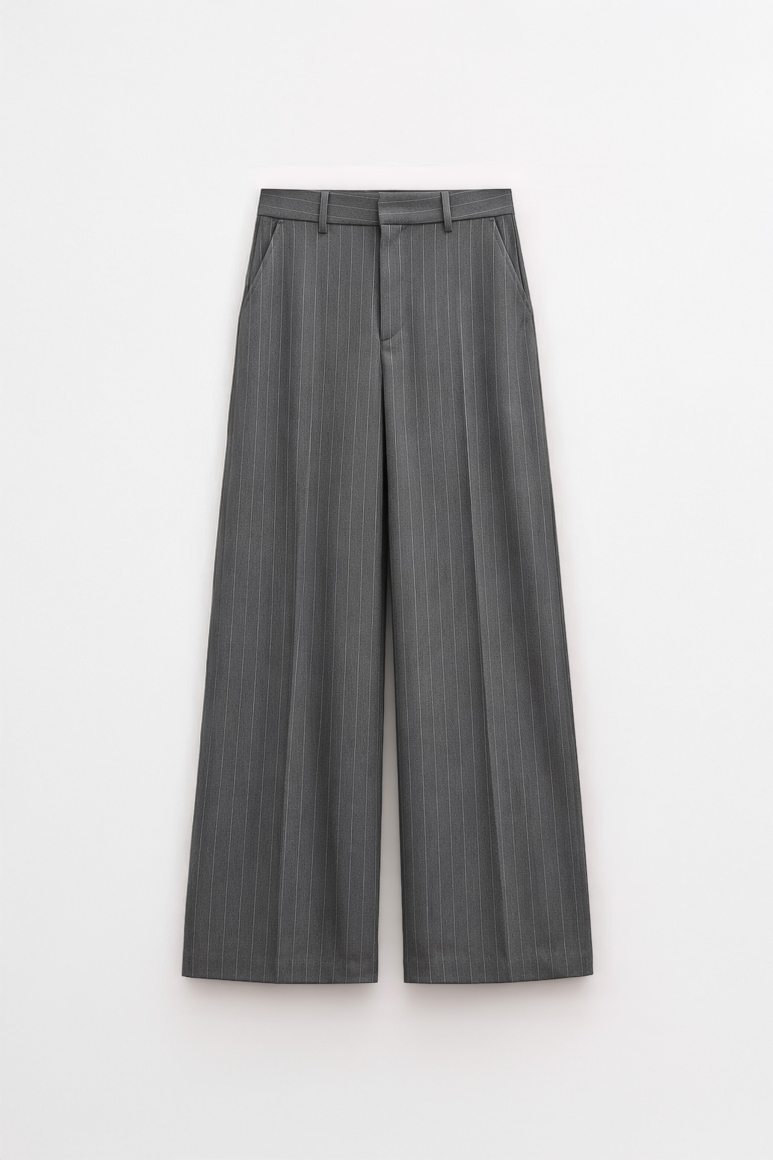 Tailleur gessato con colletto removibile