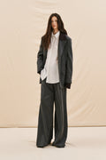 Tailleur gessato con colletto removibile