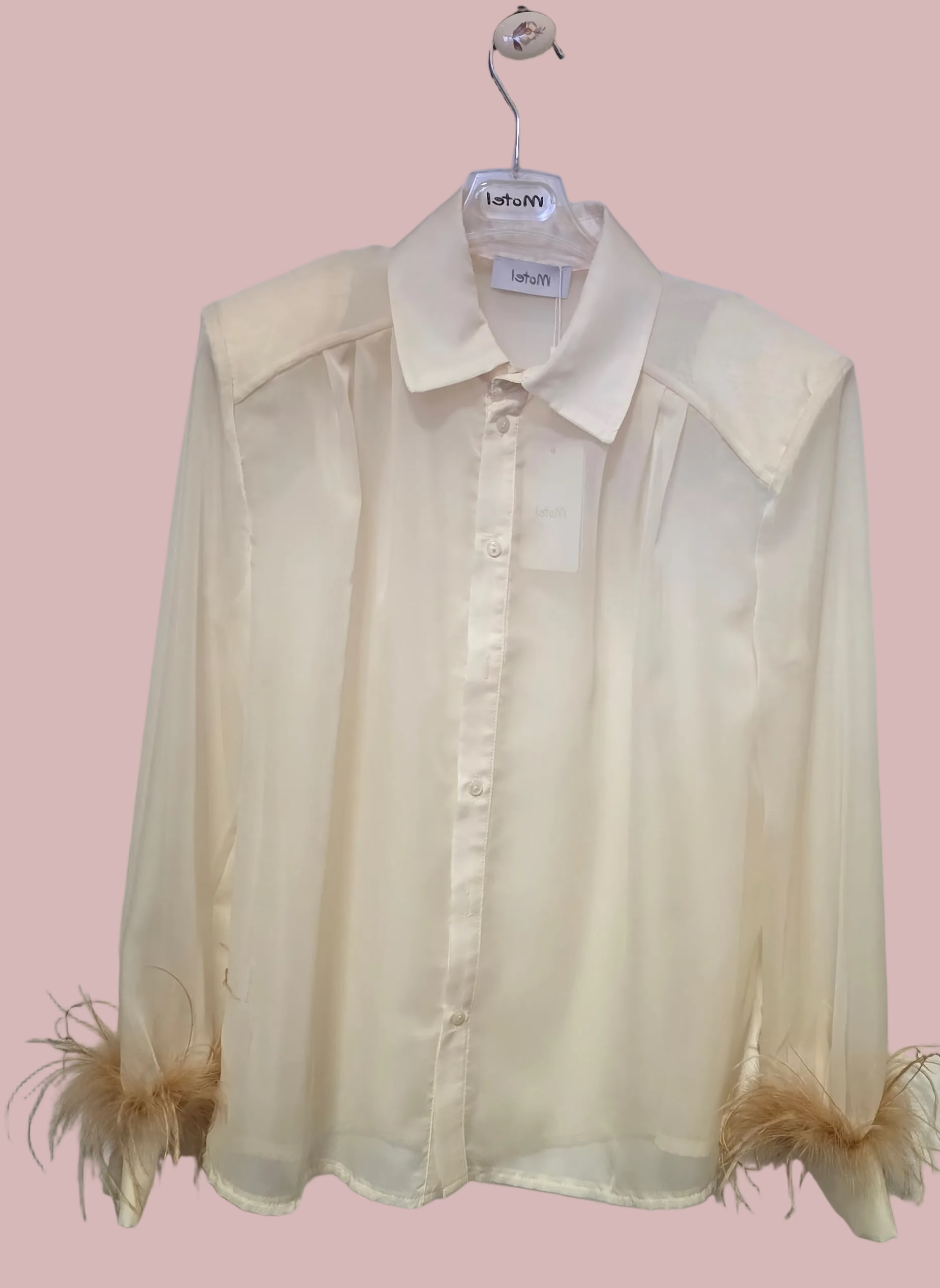 Camicia shiffon con polsini in piume